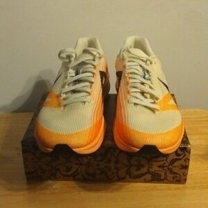 Mens Nike Orange and White Sneakers Size 9